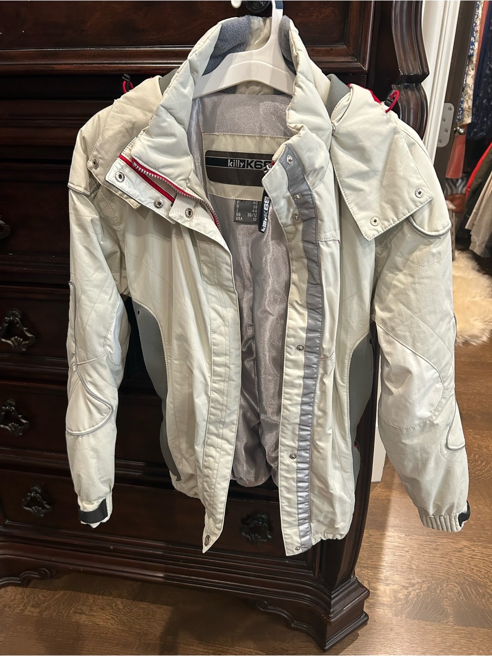 Light Gray Women’s Ski Coat with Red Trim